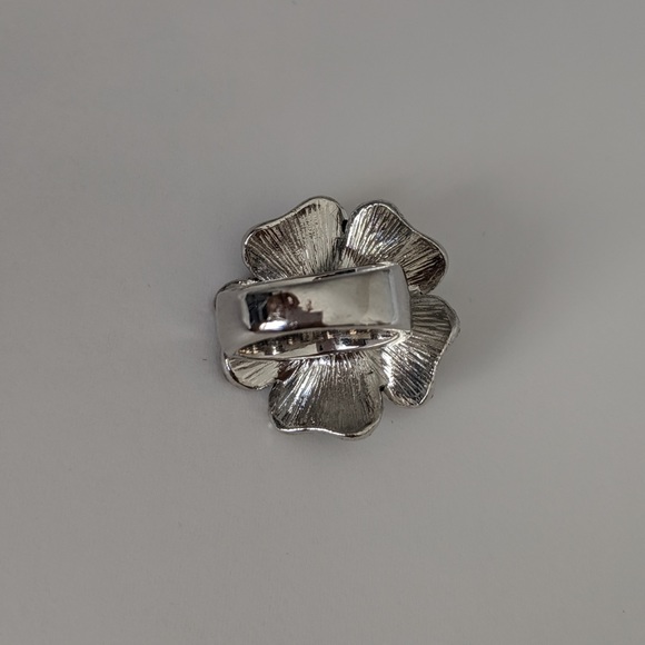 Beautiful LIA SOPHIA Dahlia ring - Picture 4 of 4